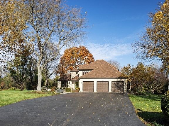 3 car garage.