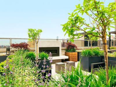 300 E 40th St APT 17F, New York, NY, 10016