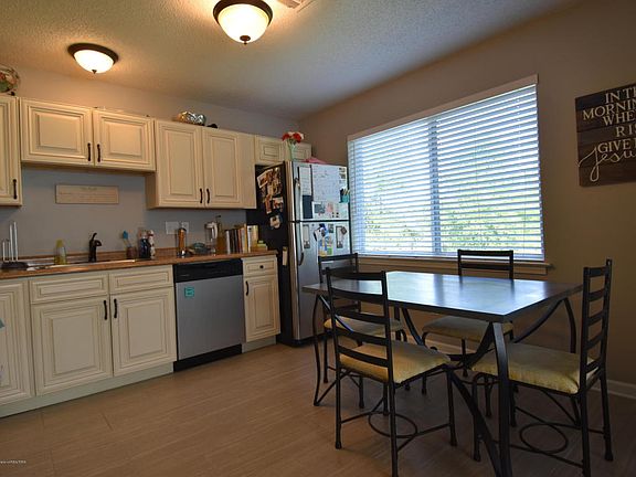 3rd image of 965 Millcreek Pl