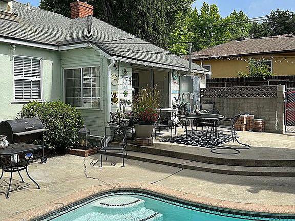 4th image of 3296 Tonia Ave
