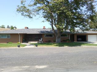 415 E Main St, Ione, OR 97843