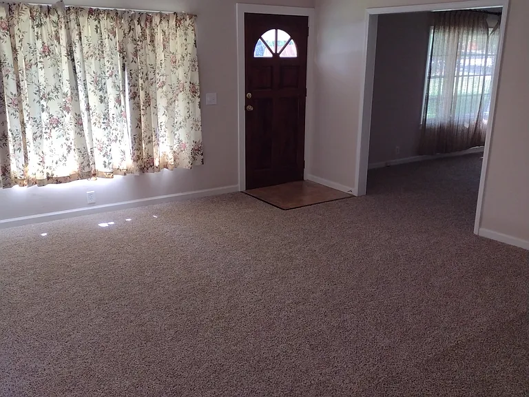 1846 Lake Lucerne Rd — Photo 3