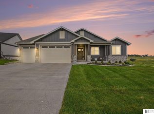 11976 S 118th Ave, Papillion, NE 68046