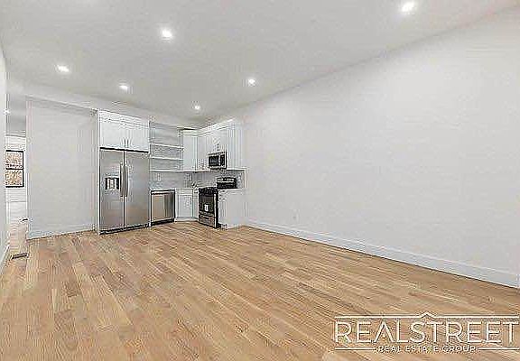 3rd image of 1144 Lafayette Ave APT 1