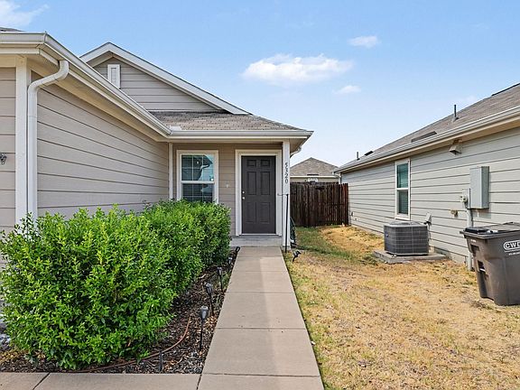 3rd image of 5320 Vinebrook Way