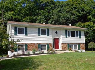 17 Oak Dr, Hopewell Junction, NY 12533