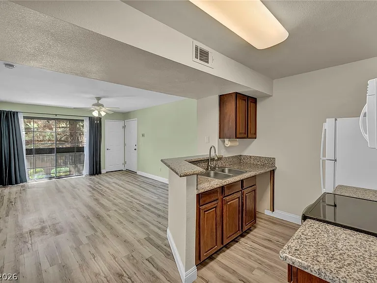 5118 S Jones Blvd #206 — Photo 10
