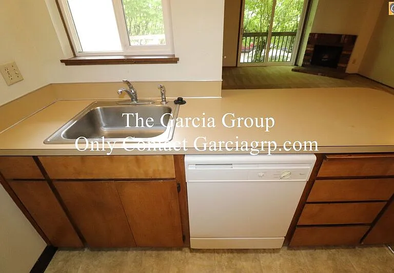3712 S Kelly Ave #12 — Photo 5