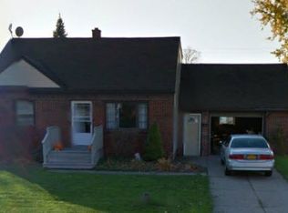 16 Singer Dr, Buffalo, NY 14224