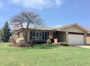 7702 Nantucket Dr, Darien, IL