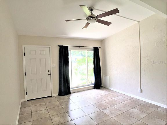 2nd image of 424 E Cornelius Cir