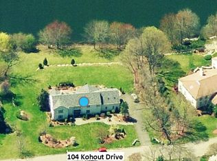 104 Kohout Dr, Mahwah, NJ 07430
