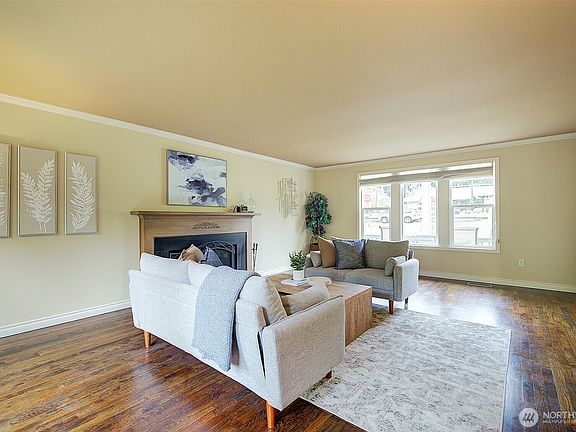 4th image of 225 131st Avenue NE