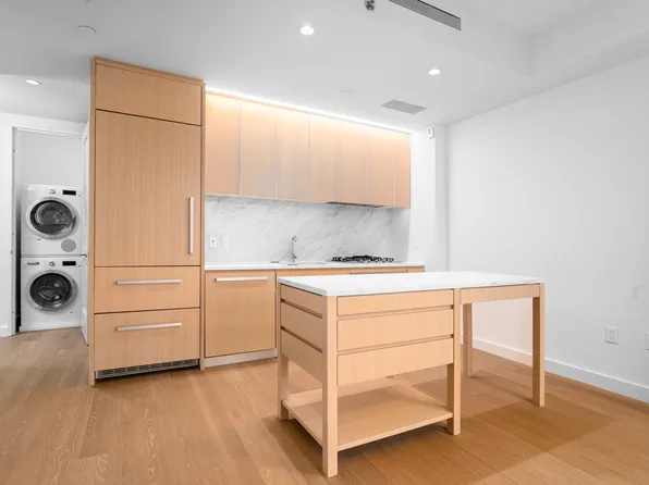 500 West 45th Street image 1 of 25