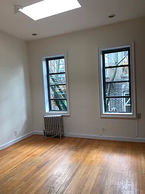 Rented by Chartwell Manhattan Realty | media 1