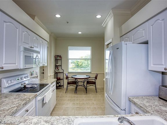 5th image of 10453 Washingtonia Palm Way APT 3343