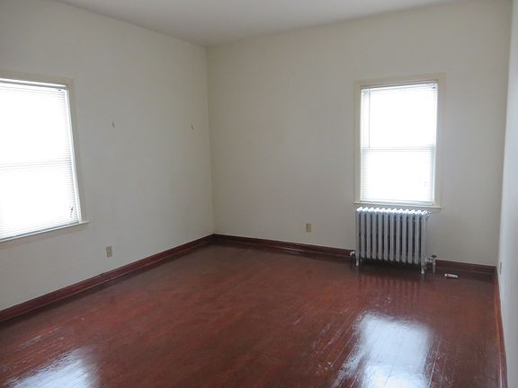 3rd image of 17 Linden Ave