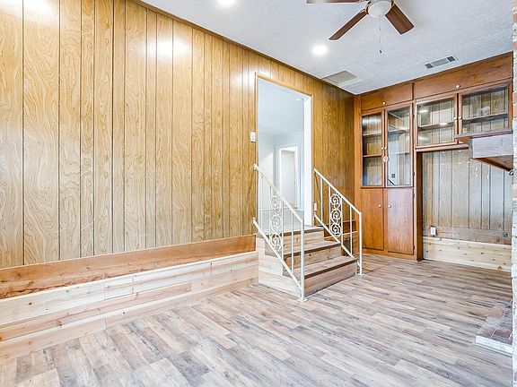 4th image of 4909 Birchman Ave