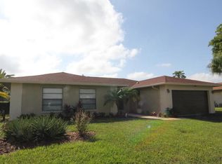4854 Acorn Dr, Boca Raton, FL 33487