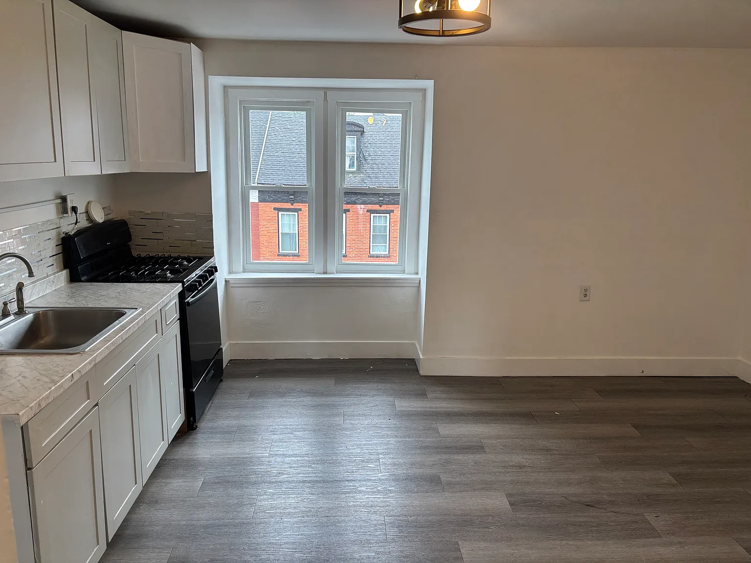 Studio, 700 sqft, $650 — Photo 2