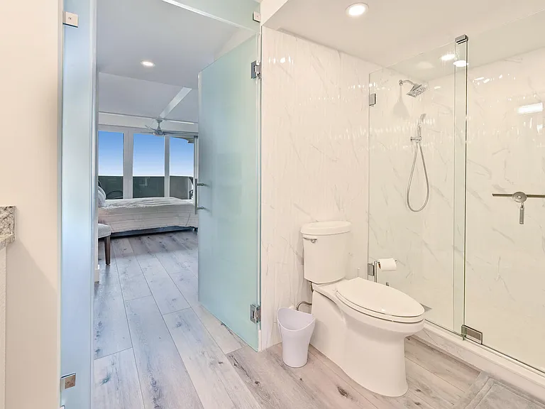 4001 Gulf Shore Blvd N — Photo 15
