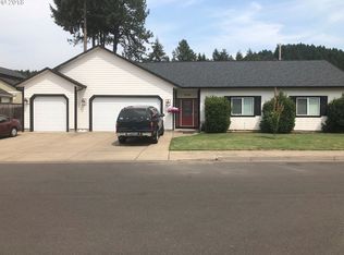 2310 S 8th St, Cottage Grove, OR 97424