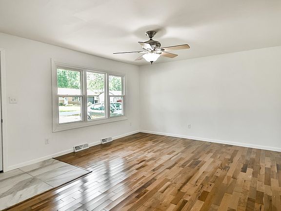4th image of 3010 Lotus Ln