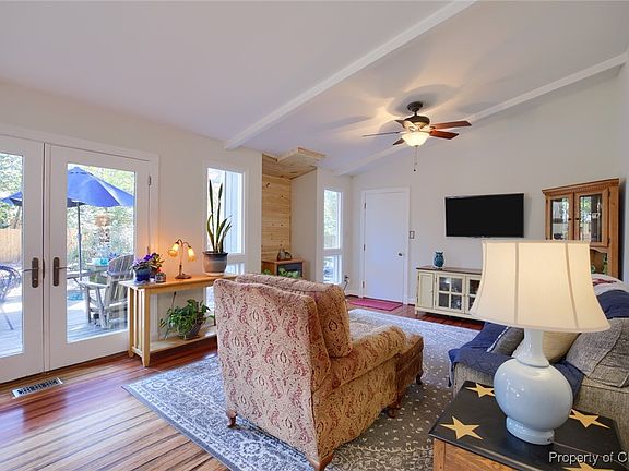 4th image of 211 Barcroft Dr