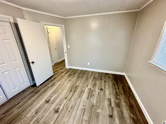5th image of 712 Olive St