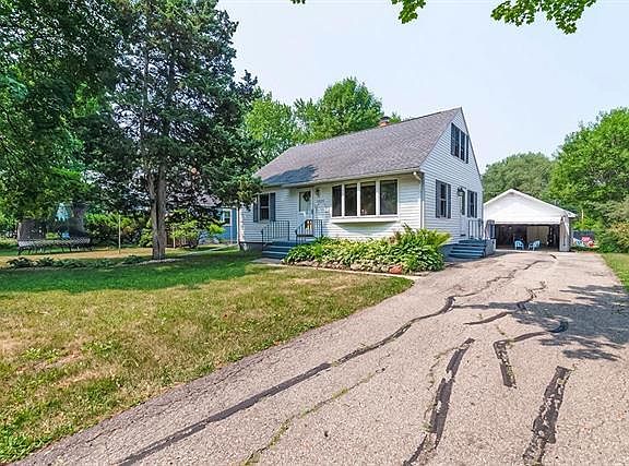 4th image of 4809 Rothman Pl