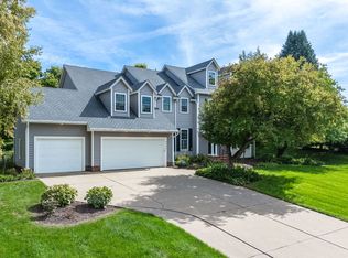 6455 Thomas Ct, Bettendorf, IA 52722
