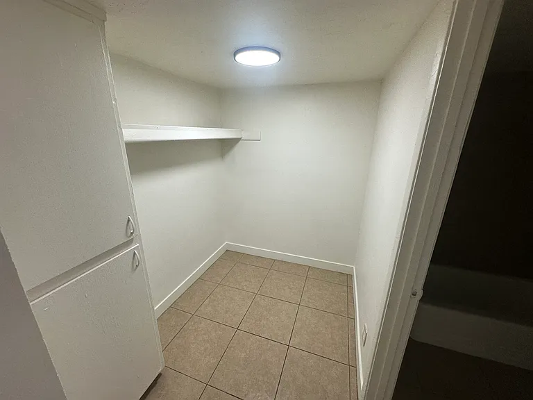 S Bellview — Photo 6