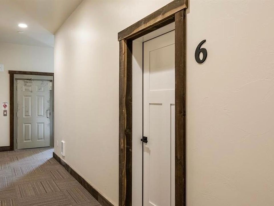 1st image of 415 N Broadway St Unit 6