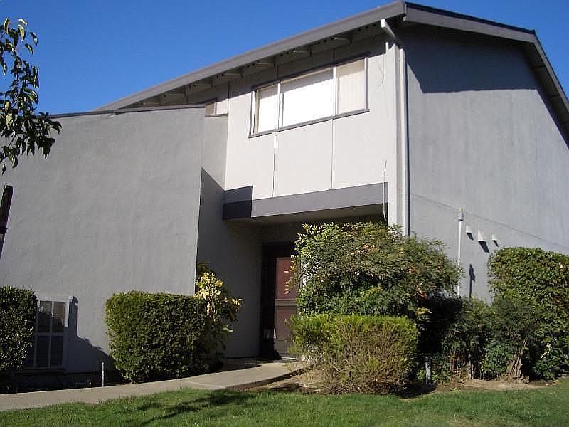 1st image of 644 Knollwood Dr