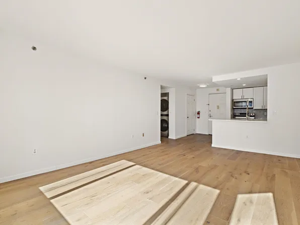 20 2nd Street image 6 of 17