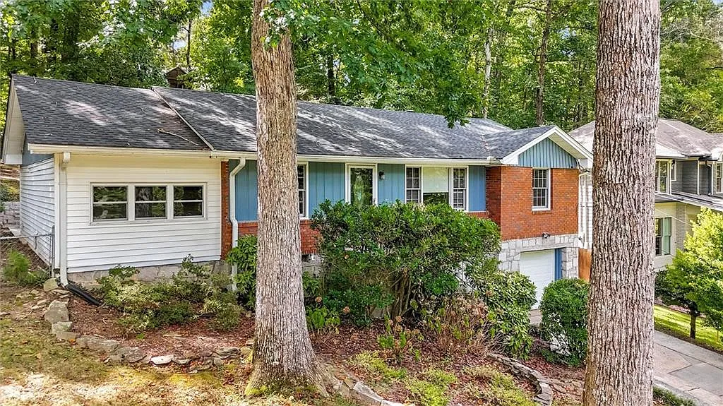 4 bed, 2.0 bath, 1438 sqft, $2,650 — Photo 1