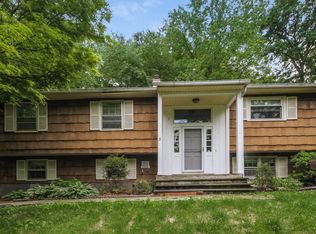 81 Lockwood Rd, Cortlandt Manor, NY 10567