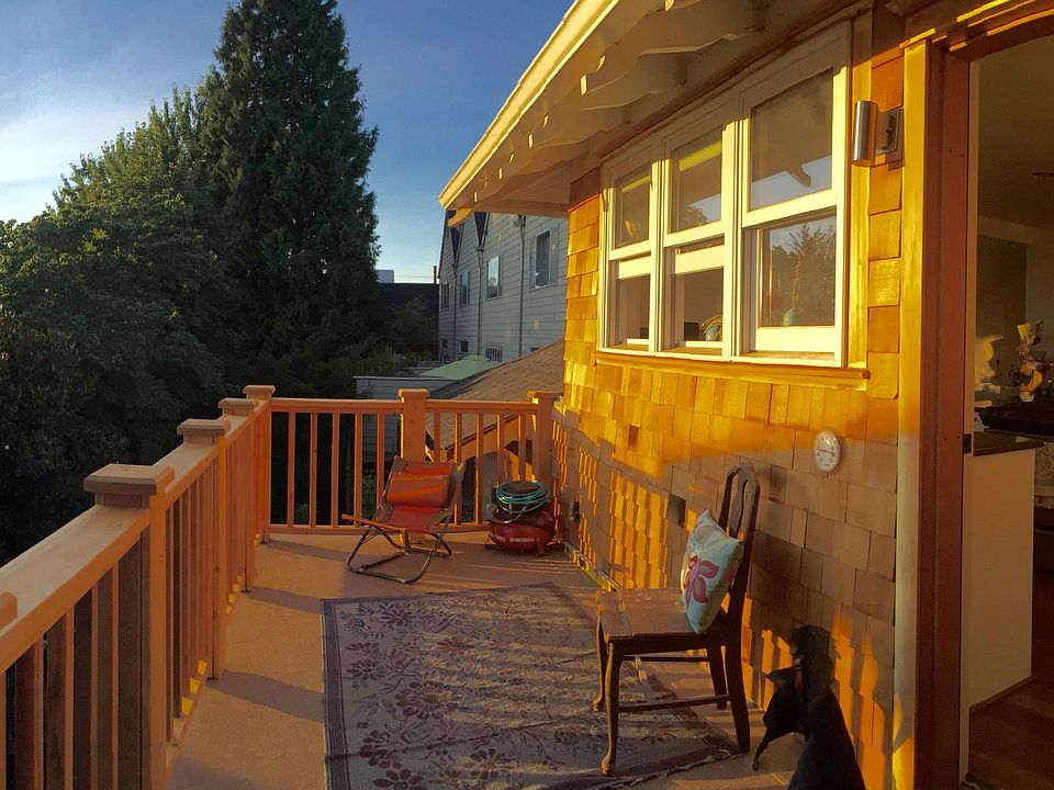 Beautiful light on western facing second story porch