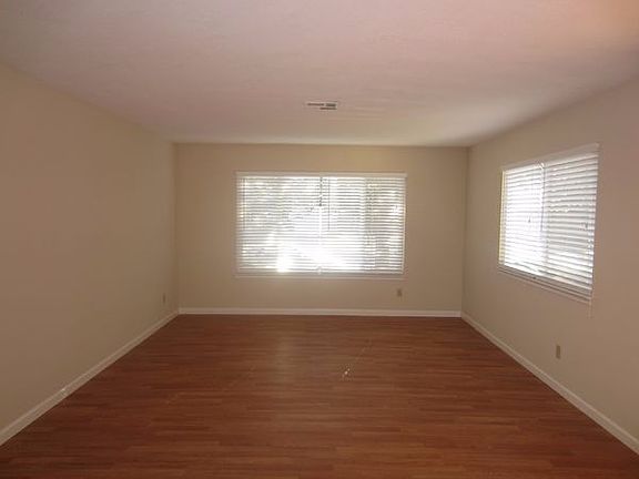 2nd image of 3149 Beaufort Ave
