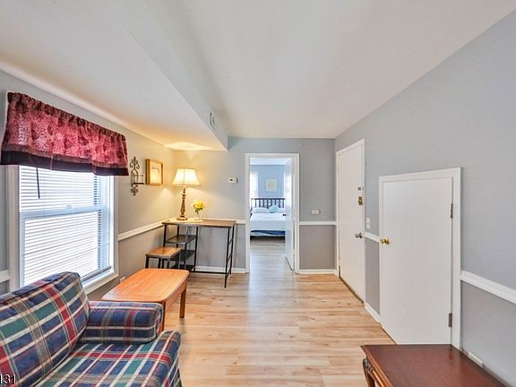 4th image of 34B Bennett St