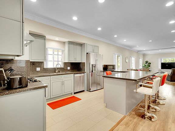 Kitchen and bar area