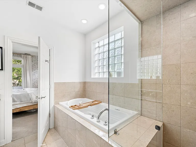 3827 N Greenview Ave #2S — Photo 14