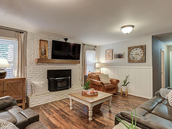 5th image of 6009 Vernon Ave