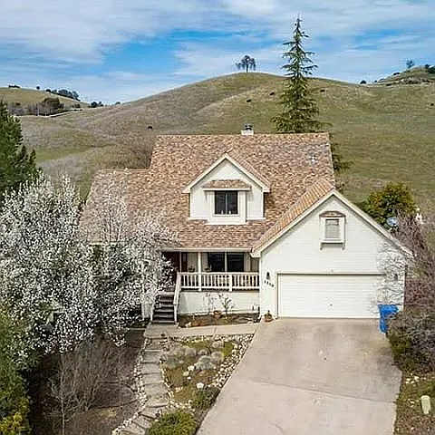1110 Suzanne Dr photo 1
