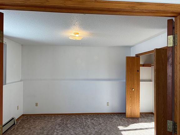 2nd image of 226 W Sweet Ave #1