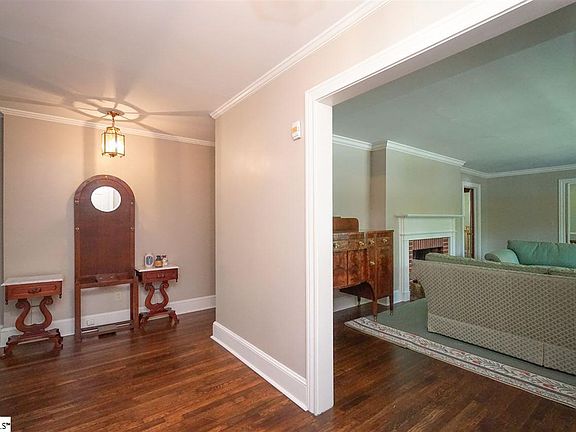 2nd image of 125 Dellwood Dr
