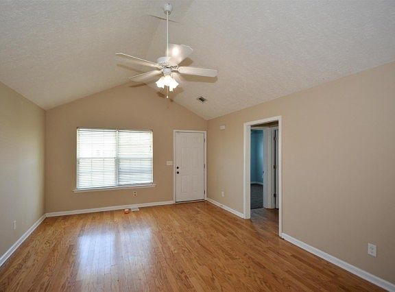 3rd image of 1202 Bairdscorner Dr