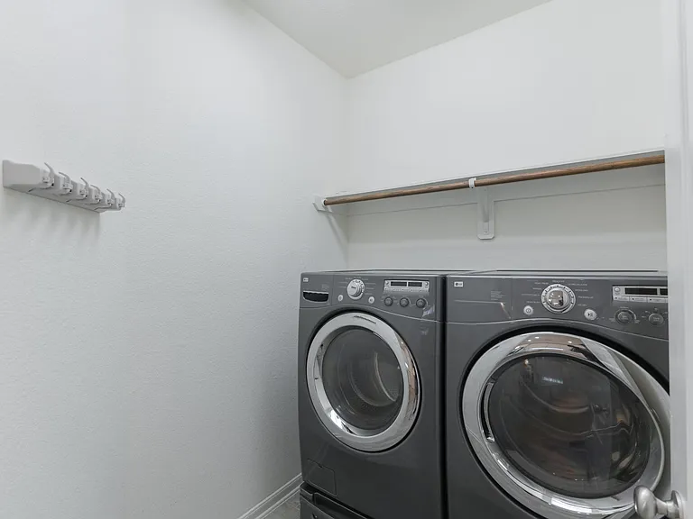87 Bloomhill Pl — Photo 45