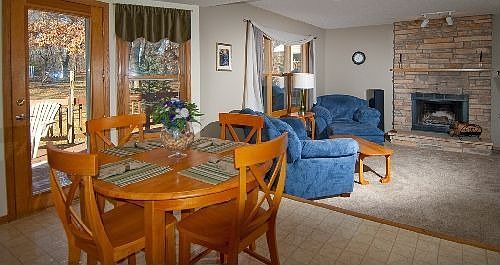 5th image of 864 Moonlight Dr