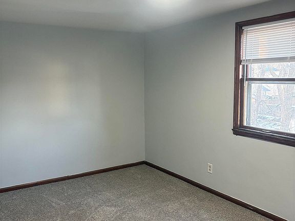 4th image of 605 S Spring Ave